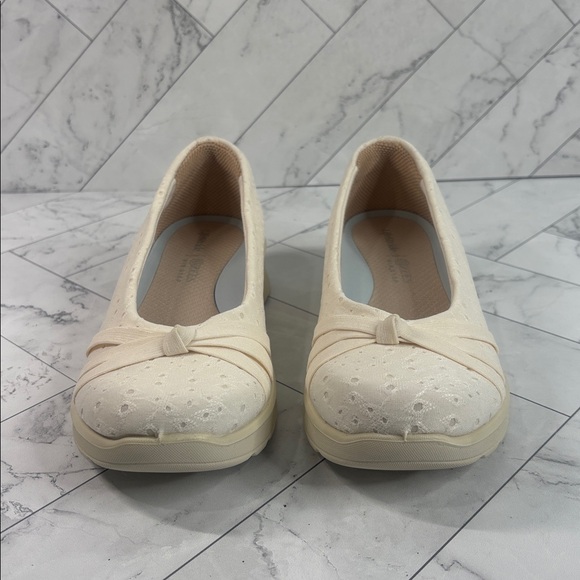 NWT LifeStride Bzees Womens Gem 2 Cream Floral Dot Slip-On Flats Shoes Size 7.5W - Picture 3 of 9